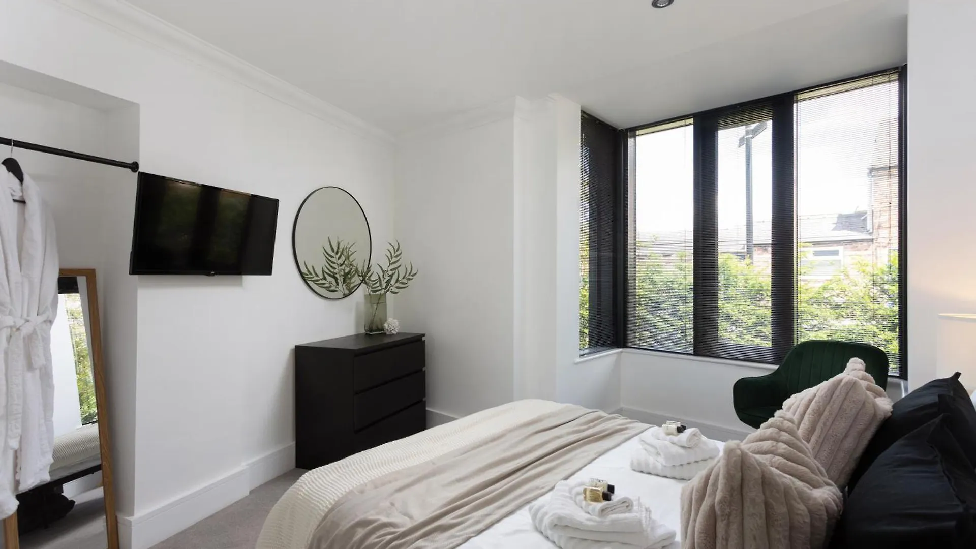 London Mews, Modern Apartment - Sleeps 4 York