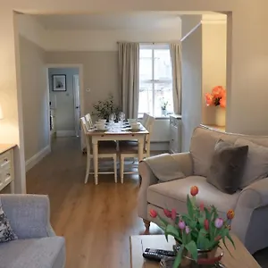 Luxury Living Outside The Walls - Sleeps Six! , Chester United Kingdom