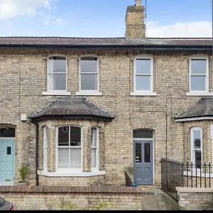 Lovely Spacious Home, 8mins Walk To Minster York